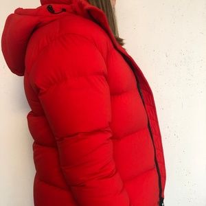 Aritizia TNA xs red puffer jacket